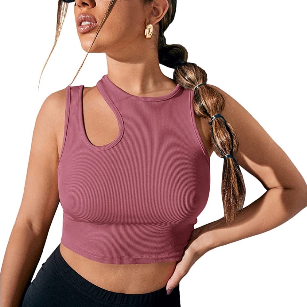 2 crop tops